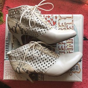 Jeffrey Campbell “Fluke” white leather